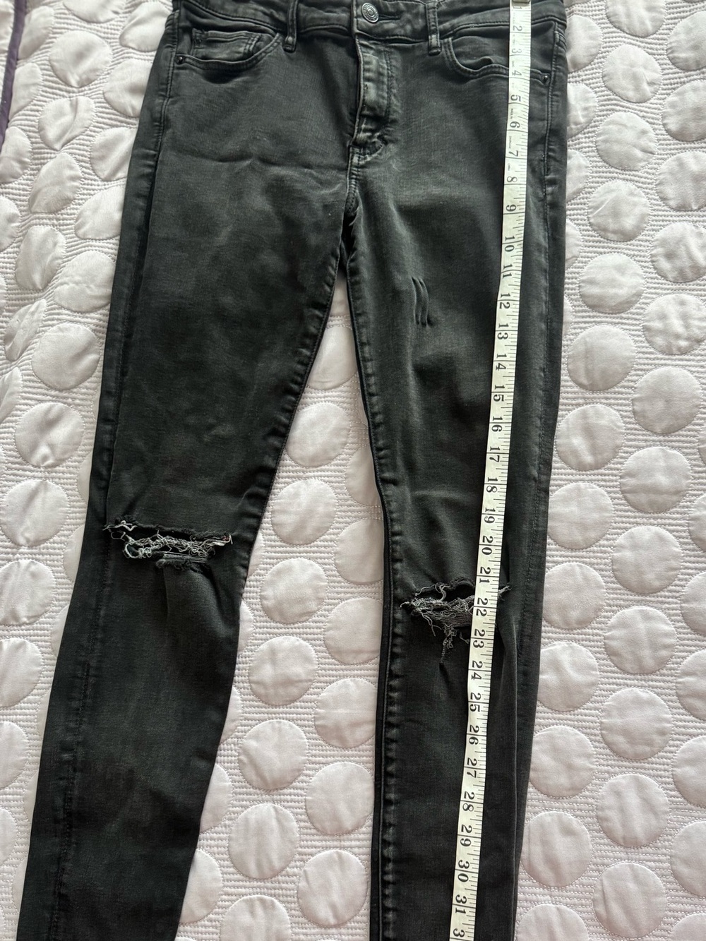 Abercrombie & Fitch Black Distressed Skinny Jeans size 6